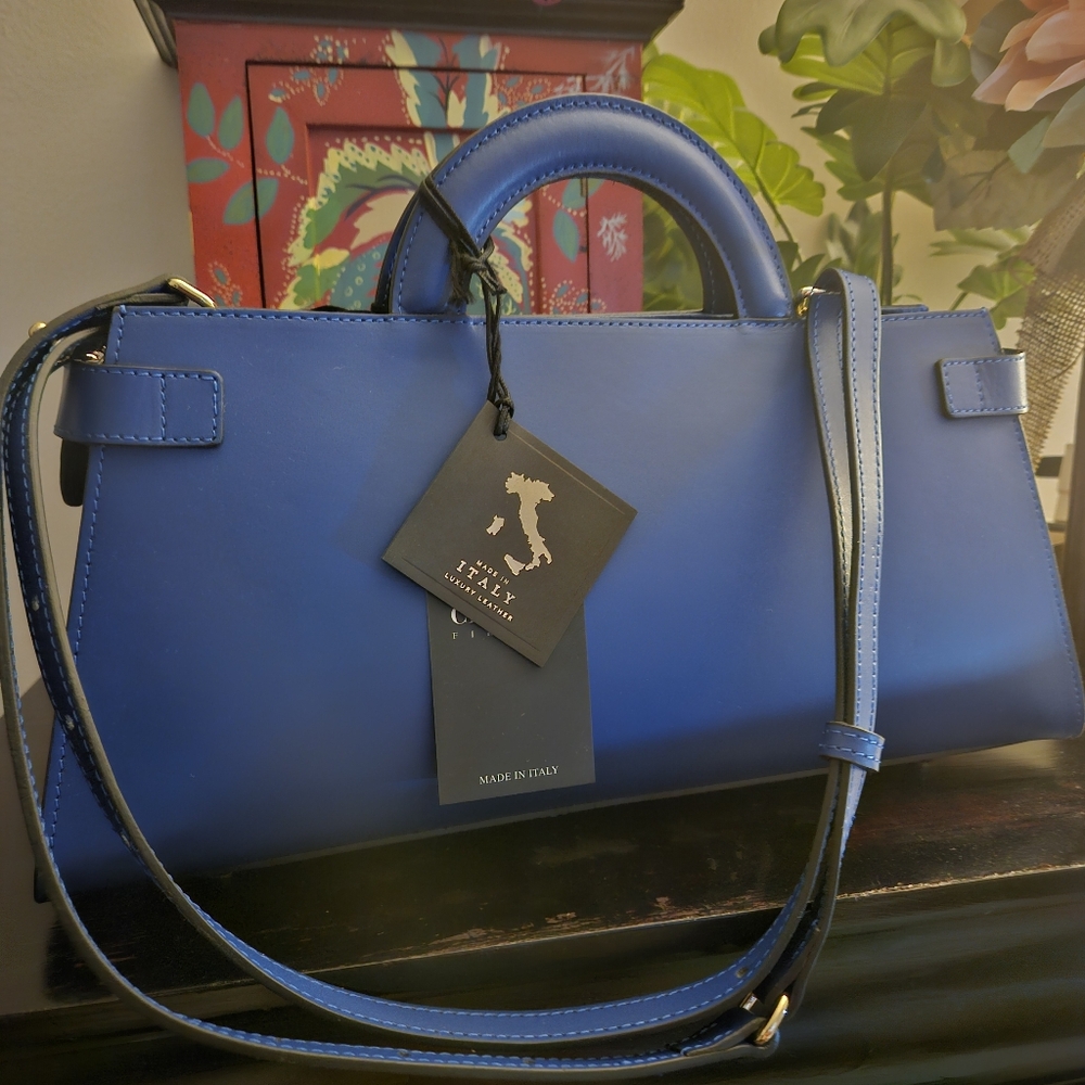 Made In Italy Easy West Blue Leather Handbag( Detachable crossbody strap)